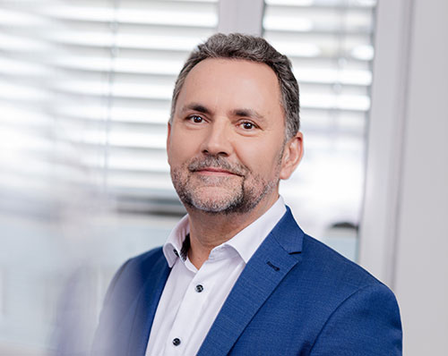 Prof. Dr. rer. nat. Jens Tübke, Leiter der Fraunhofer-Einrichtung Forschungsfertigung Batteriezelle FFB